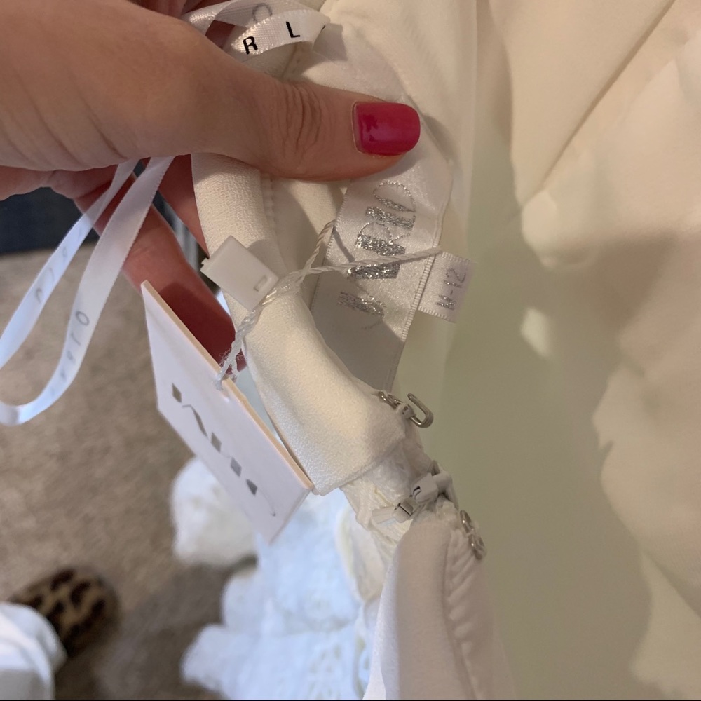 White dress - Picture 3 of 4